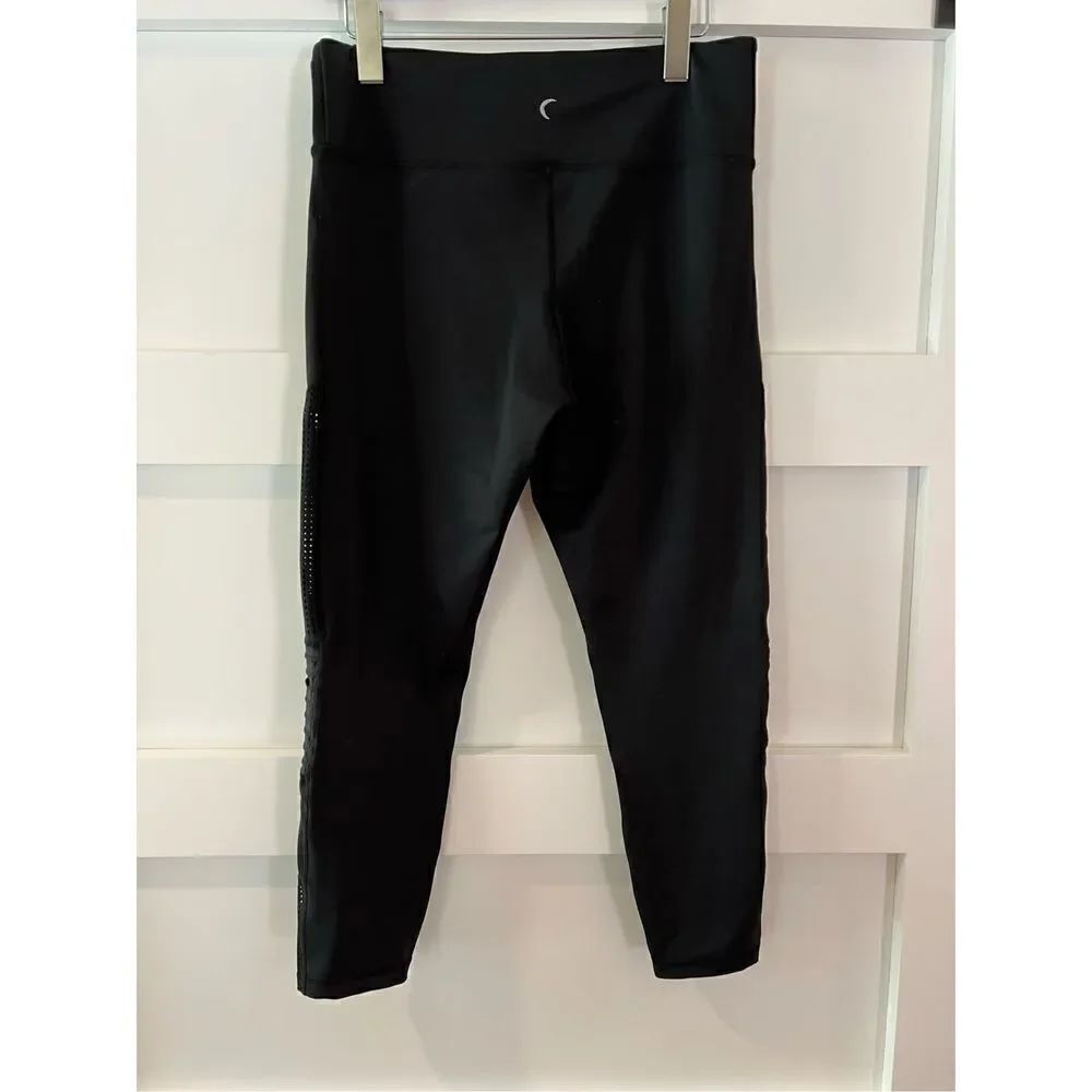 New Zyia  Black motto Light n Tight Hi-rise 7/8 inseam waist 15.5” rise 12”